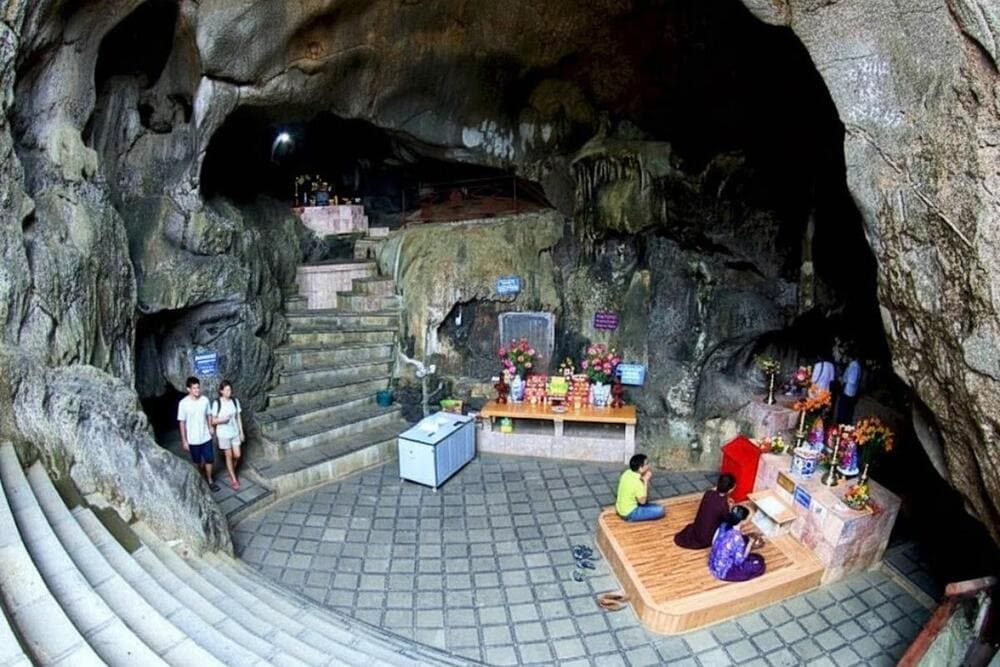 Động Tuyết Sơn chùa Hương